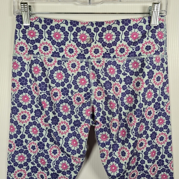 Lululemon Wunder Under Cropped Twiggy Printed Power Purple/Aquamarine Size 8 - Picture 8 of 12